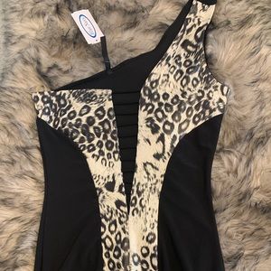 BRAND NEW 👗: Cutout leopard 🐆/ blk
